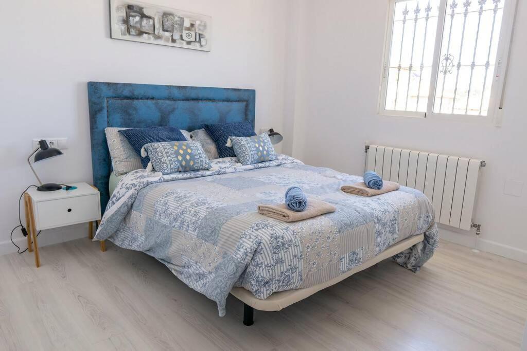 Casa Lilly-Rose, A Beautiful 3 Bedroom Detached Villa A Short Walk To The Villamartin Plaza & Golf Course Bagian luar foto