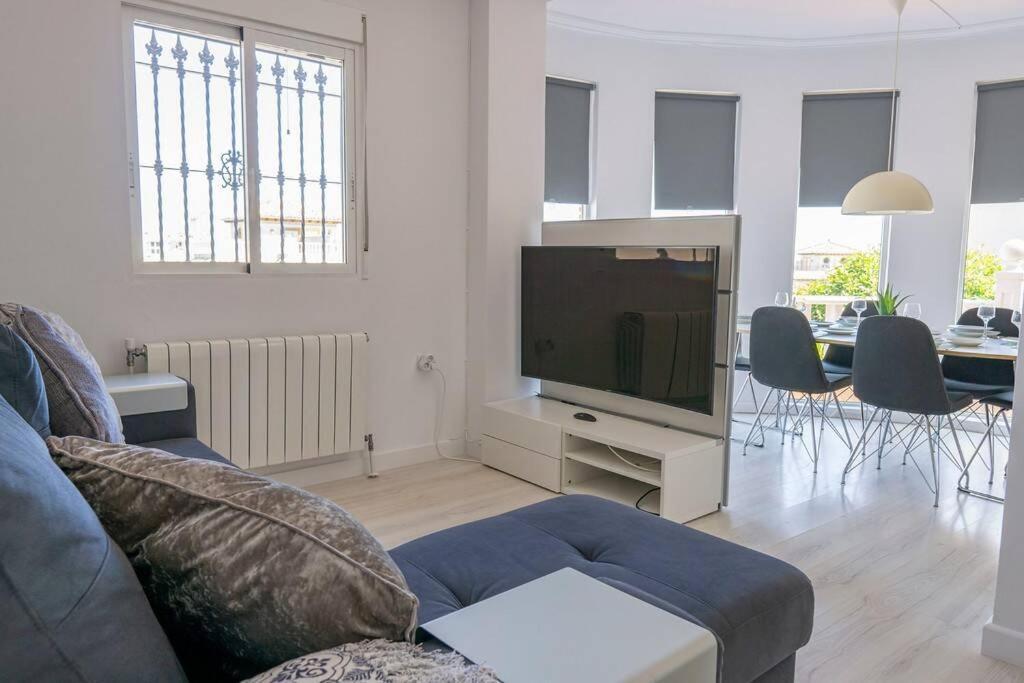 Casa Lilly-Rose, A Beautiful 3 Bedroom Detached Villa A Short Walk To The Villamartin Plaza & Golf Course Bagian luar foto