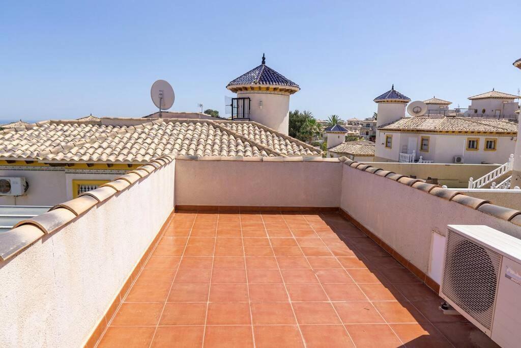 Casa Lilly-Rose, A Beautiful 3 Bedroom Detached Villa A Short Walk To The Villamartin Plaza & Golf Course Bagian luar foto